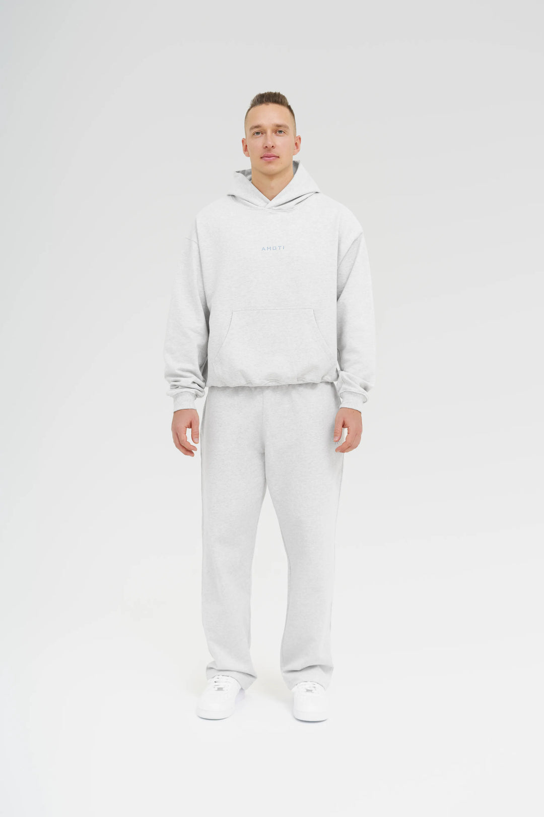 Oversized AMOTI džemperis